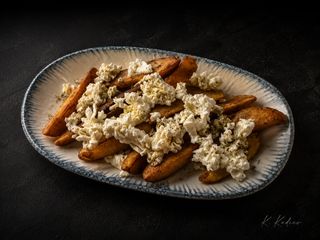 Домашни пържени картофи със сирене и самардала 300г
