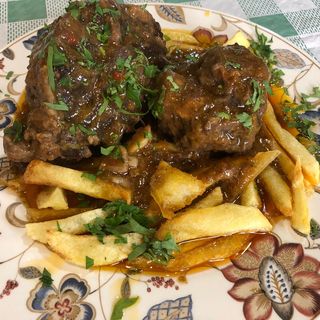 Rabo De Toro A La Cordobesa Con Patatas Fritas Caseras