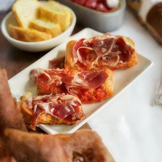 Jamón Ibérico con pan de cristal