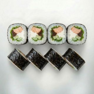 Futomaki z pieczonym łososiem