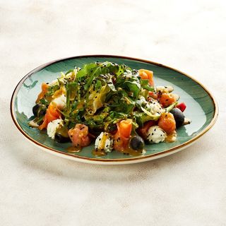 Салат с руколой и семгой (350г)