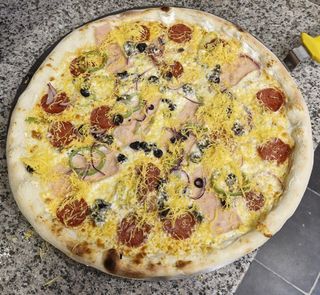 Čedar pizza 32cm