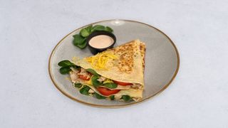 Naleśnik z Kurczakiem, pomidorami i pieczarkami