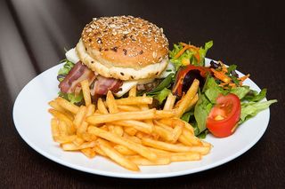 Assiette Cheese Burger + Frites