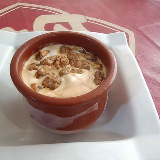 Copa de nata con nueces 