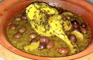 Tajín De Pollo Con Olivas