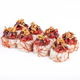 Рол з тунцем, кінзою та чилі