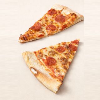 2 парчета Пица Пеперони (2х180г) с Coca-Cola напитка