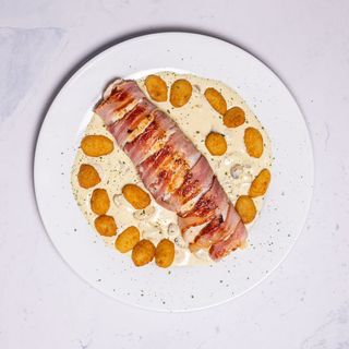 Pileća rolica s pancetom u umaku od šampinjona