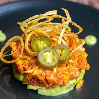 Tartar De Atún en mojo rojo