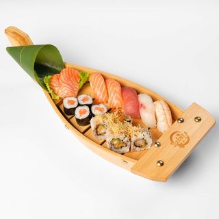 Sakura boat 15 komada + Flavored ice tea