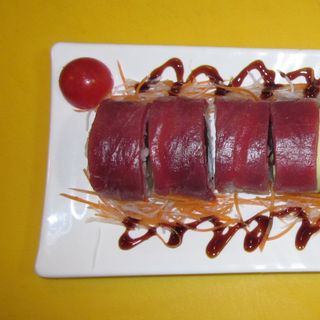 79A-Uramaki Atún, Aguacate Y Gamba Envuelto En Anguila Y Atún (8 Pzs.)