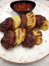 Телешки кюфтенца с картофи (400г)