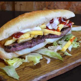 2 Hamburger selection  con olive e pancetta.