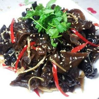 D03. Salata de urechi de lemn/凉拌木耳/Wood ear mushroom salad