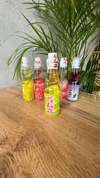 Lemoniada japońska Rumune o smaku zielonego jabłka 200 ml