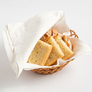 Topli kruh iz krušne peći