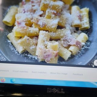 Rigatoni carbonara