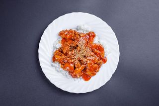 Курица в кисло сладком соусе (350г)