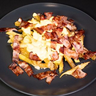Cartofi cu Cheddar Bacon