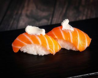 Nigiri De Salmón Y Queso (2 uds.)