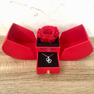 Rosa eterna grande con colgante TE QUIERO.