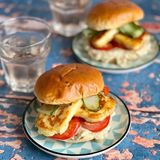 Halloumi sliders (mini halloumi burgers)