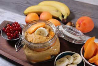 Гриз са бананом и семенкама