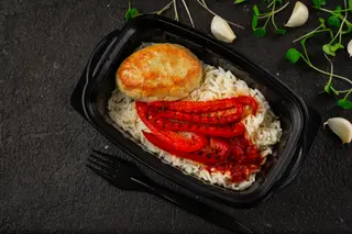 Рис з овочами і котлетою рибною, ТМ Вепр (340г)