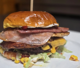 Hamburguesa chamos trifásica