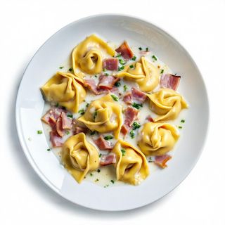 Tortellini panna e prosciutto