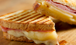 Megatost cotto e formaggio