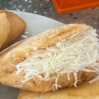 Arepa Con Chicharrón