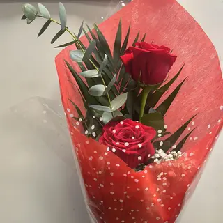 Dos rosas rojas 