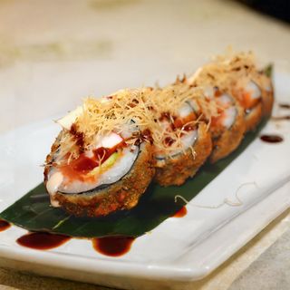 165.Uramaki Tempura Hot Roll (4 Pezzi)