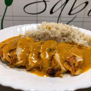 Pollo al Curry Picante con arroz basmati