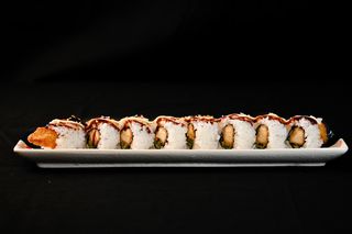 N8 Roll de pollo rebozado y pepino 