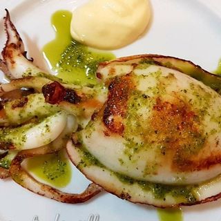 Ración De Sepia Con Patatas Panadera