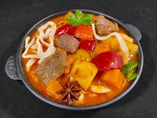 Лагман з телятиною (350г)