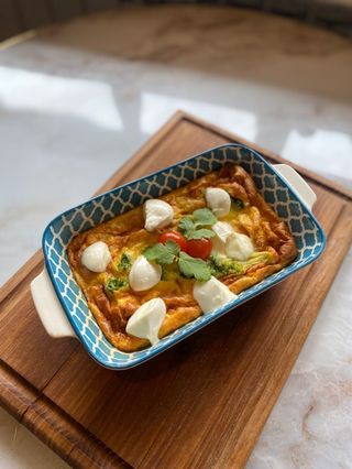 Омлет с лососем овощами