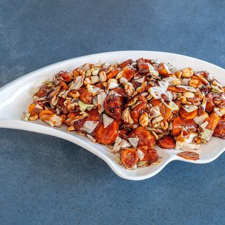 Piletina sa povrćem i kikirikijem u soja sosu