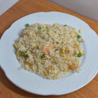 27. arroz frito con gambas