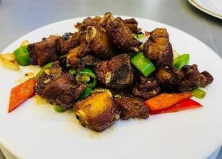 Costite de porc cu usturoi
