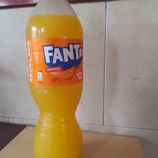 Fanta Naranja botella 1,5L.