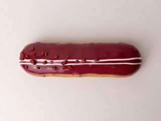 Еклер Вишня (65g)