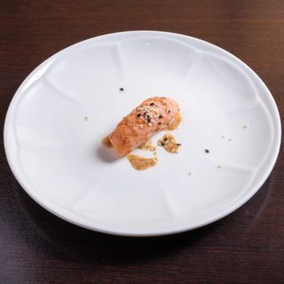 36. Nighiri Salmone scottato speciale - 1 pezzo