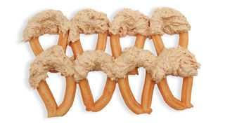 Kadaif u beloj čokoladi sa crunchy lešnikom Churros 8kom