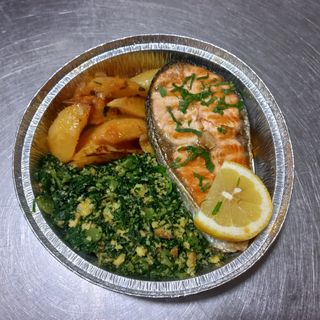 Posta de Salmão Grelhado C/ 2 Acompanhamento