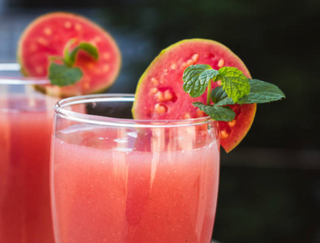 zumo de guayaba (16 oz.)