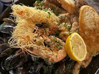 Сет морське асорті з креветками катаіфі №2 (1200g)